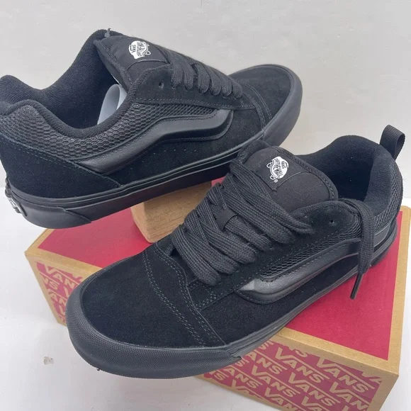 Vans Men's Black Suede Knu SkoolBlack/BlackVN0009QCBKA Sneakers